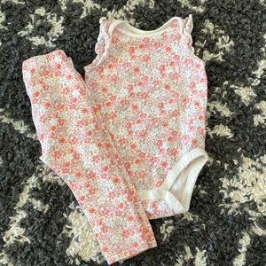 BABY GAP PANTS AND ONESIE OUTFIT - 12-18 MONTH FLORAL